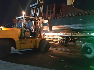 PROYEK BONGKAR MUATAN KAPAL